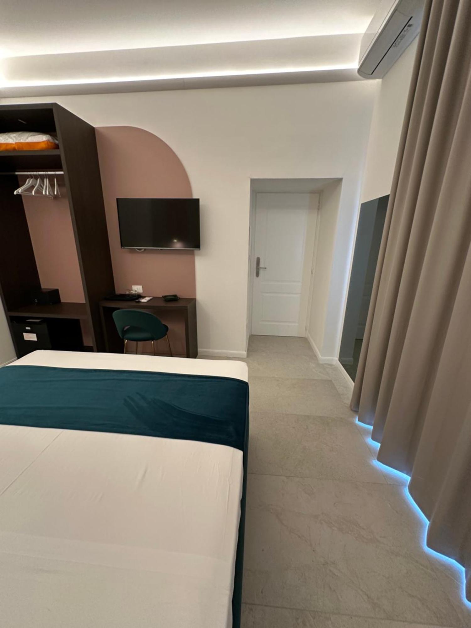 Hotiday Room Collection - Napoli Museo Suite Zewnętrze zdjęcie